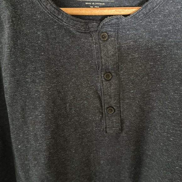 Banana Republic soft wash organic cotton Henley - Picture 3 of 3
